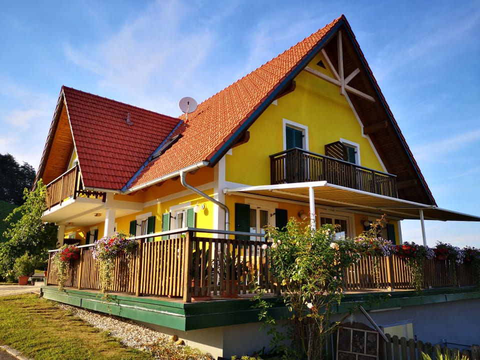 Außenansicht Weingut-Gästehaus Birnstingl