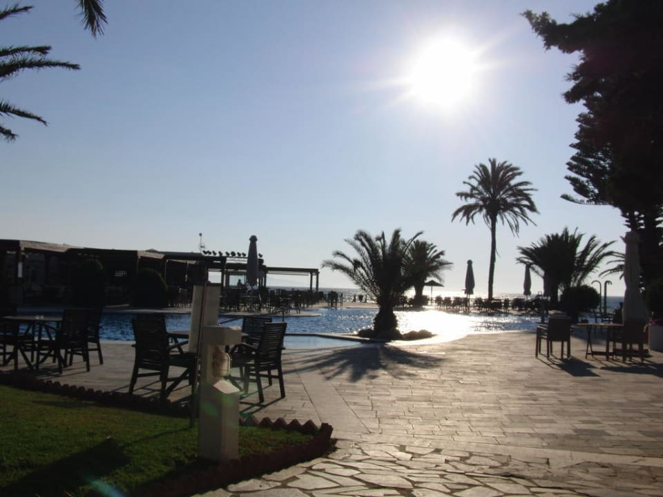 Sonnenuntergang am Pool ROBINSON KYLLINI BEACH
