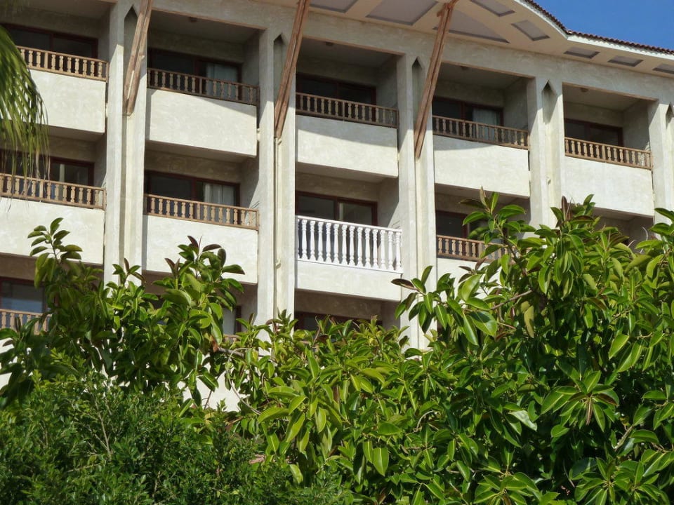 Neue Balkone siehe Mitte Hotel Defne Garden