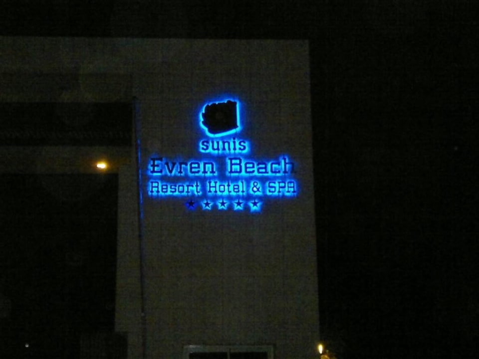 Bei Nacht Sunis Evren Beach Resort Hotel & Spa