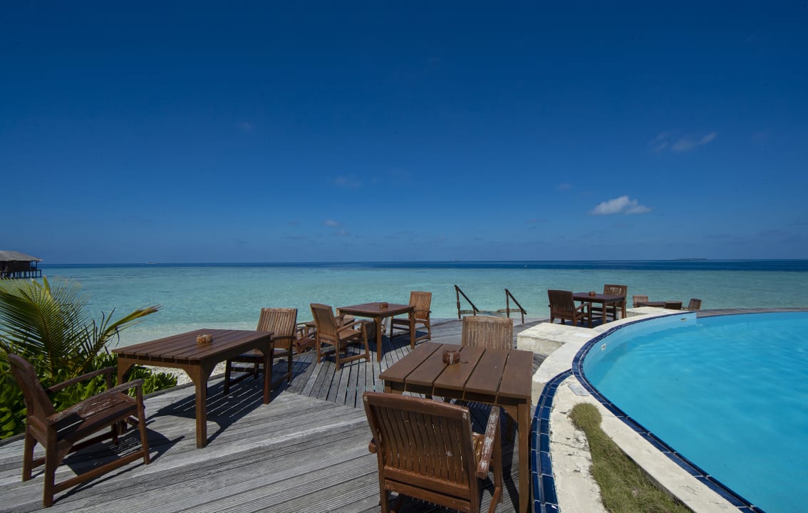 Pool Filitheyo Island Resort