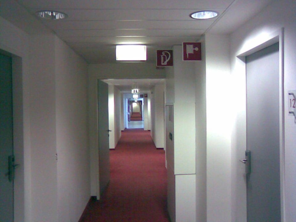 Gang II All In Red Thermenhotel