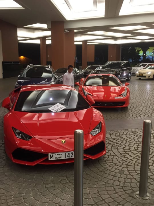 "Standardfahrzeuge"  Waldorf Astoria Dubai Palm Jumeirah