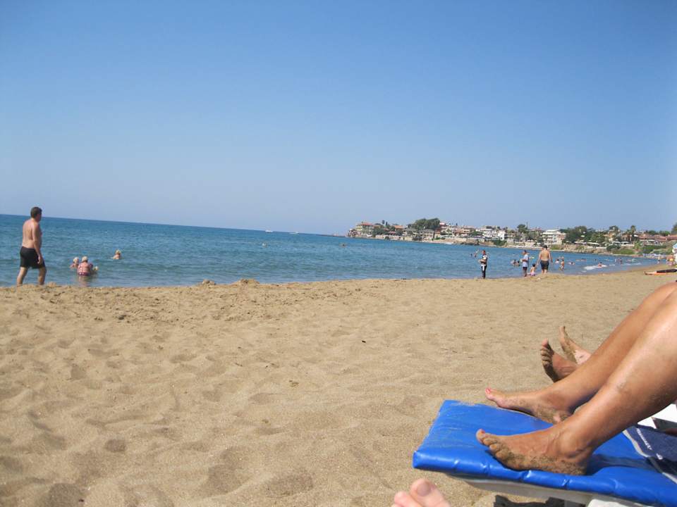 Strand mit Blick auf Altstadt von Side Hotel Angora