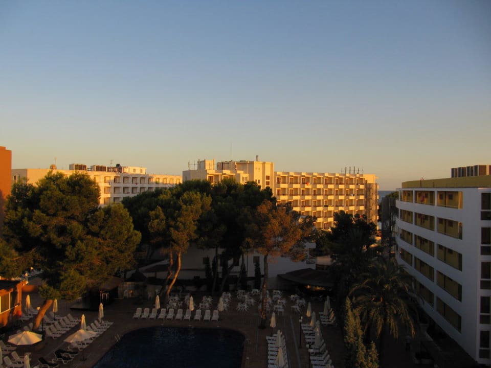 Poolanlage Moon Dreams Coral Beach