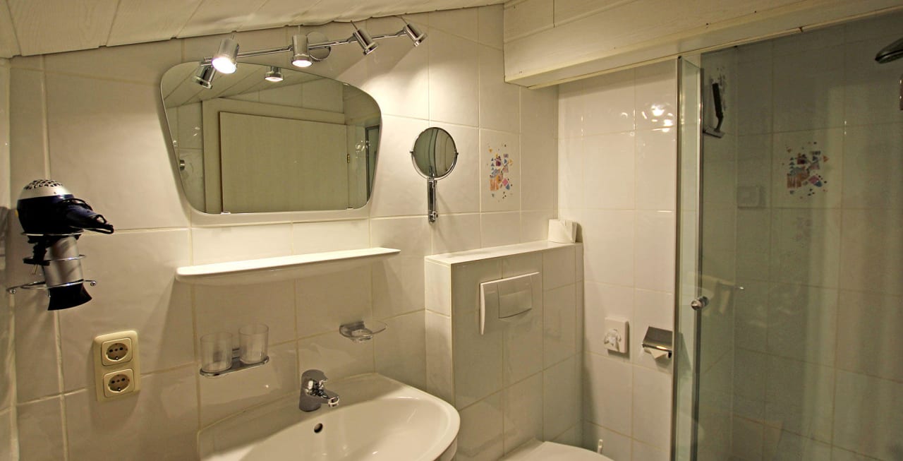 Badezimmer Appartement Bleispitze Apartments Haus am Römerweg