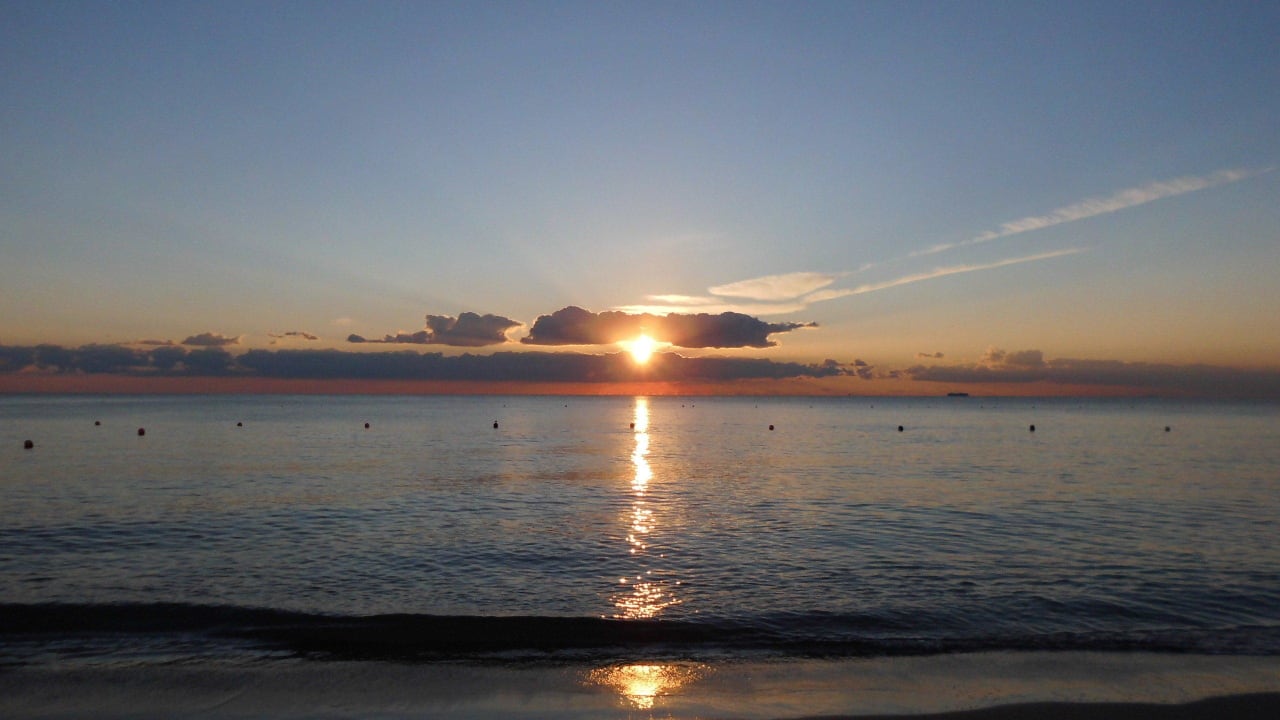 Kein Mein weit und breit Hotel Le Meridien Al Aqah Beach Resort