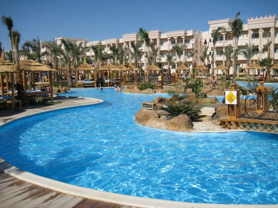 Poolansicht Pickalbatros Palace Resort