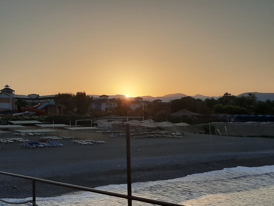 Strand Club Turtas Beach Hotel