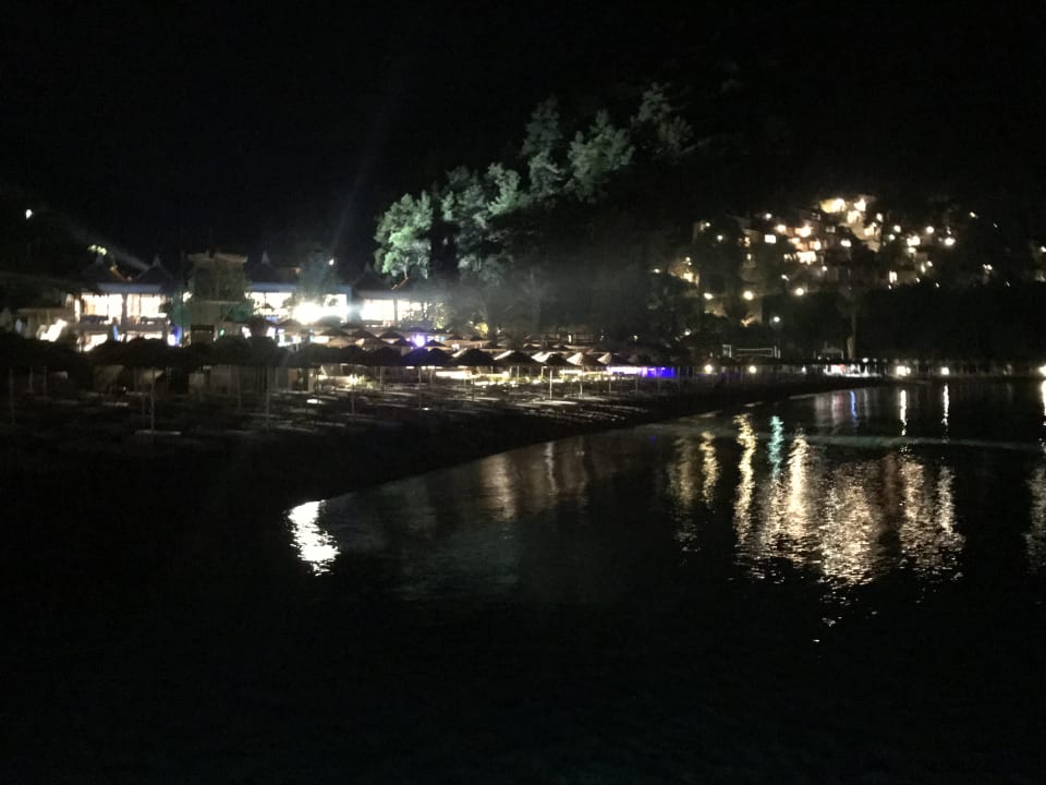 Strand Hillside Beach Club