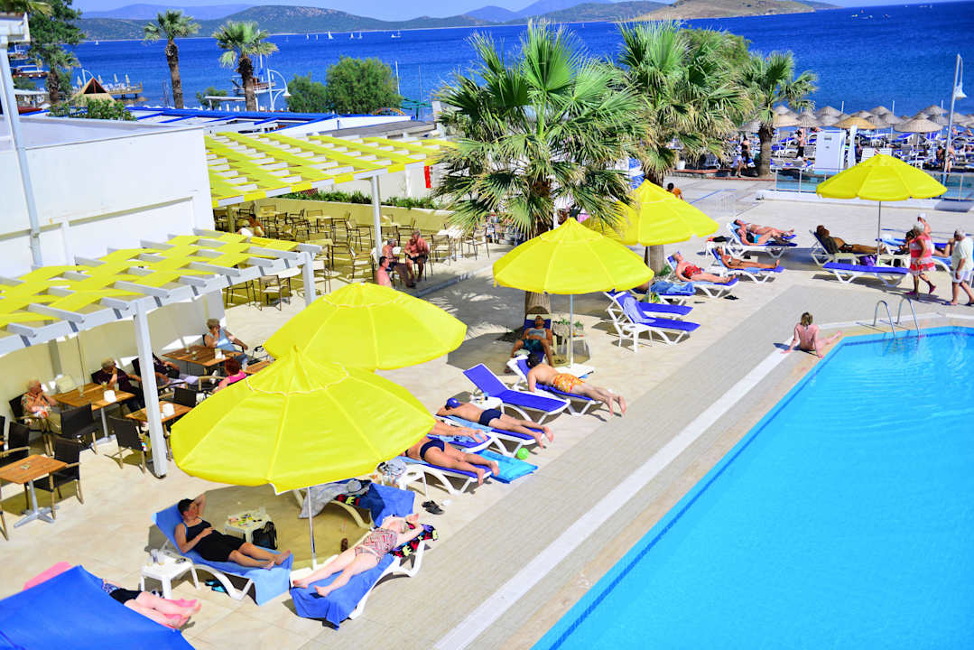 Pool Petunya Beach Resort