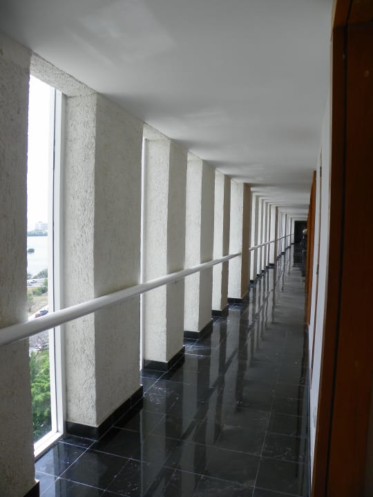 Flur zu den Zimmern Dreams Sands Cancun Resort & Spa