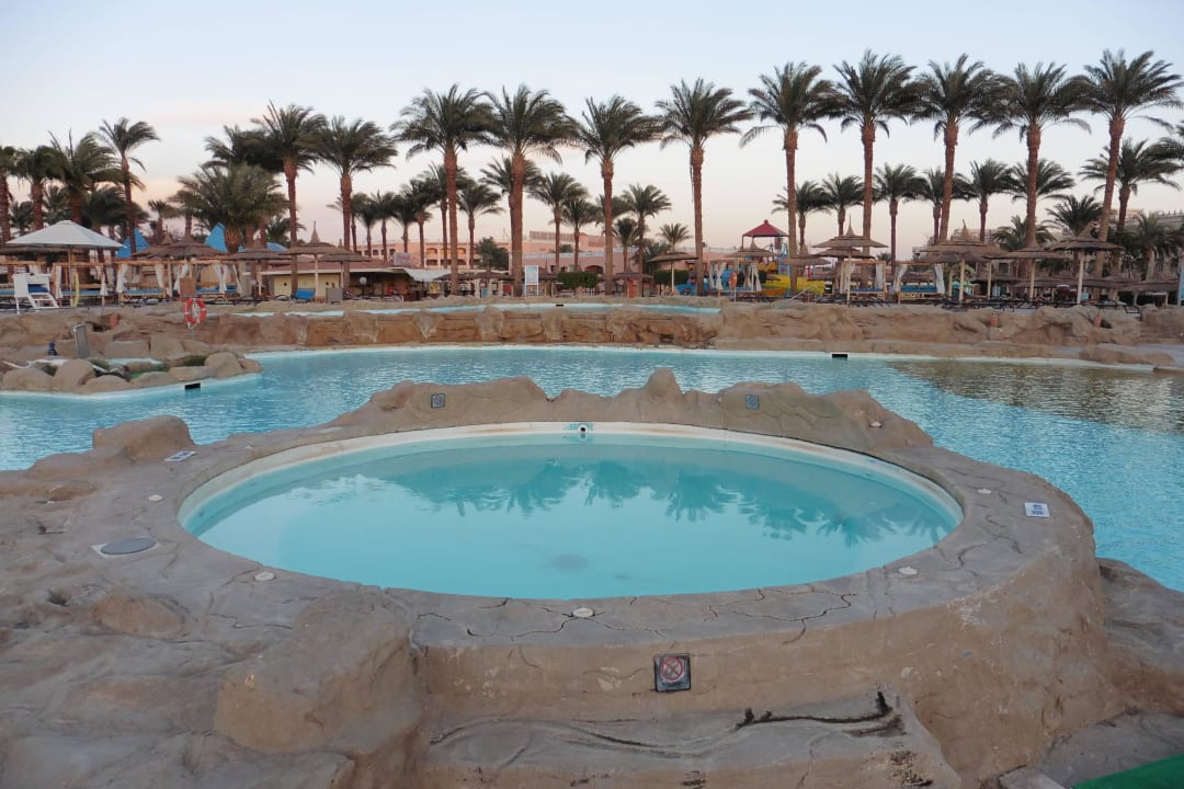 Sehr schöne Poolanlage Beach Albatros Resort