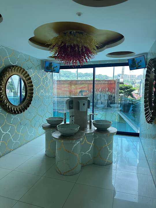 Sonstiges Granada Luxury Okurcalar