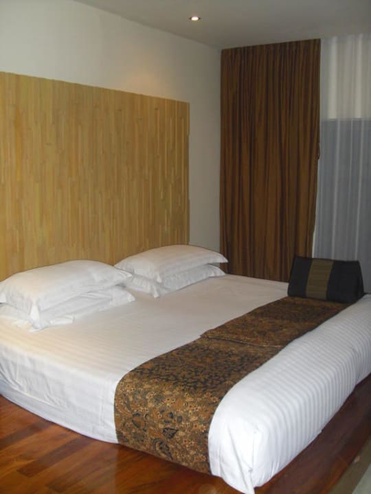 Das bequeme und super große Bett Anantara Bophut Koh Samui Resort