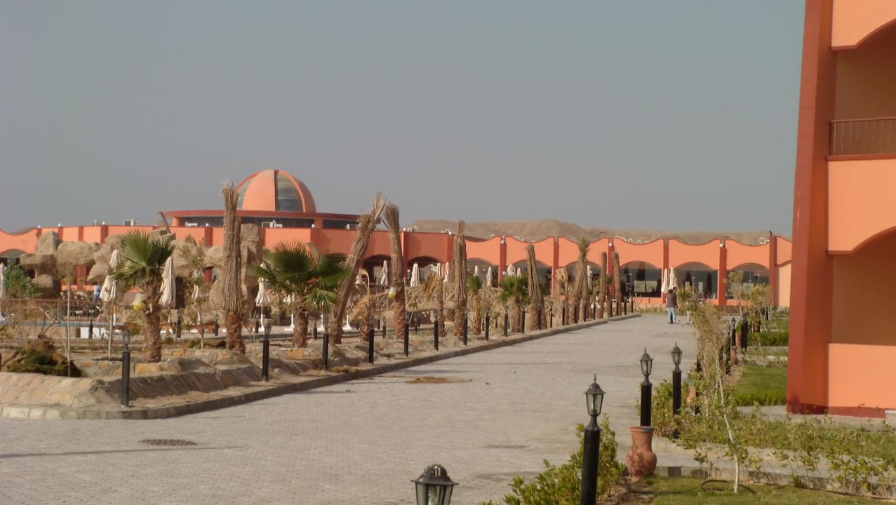 Blick vom Zimmer zur Lobby Three Corners Happy Life Beach Resort