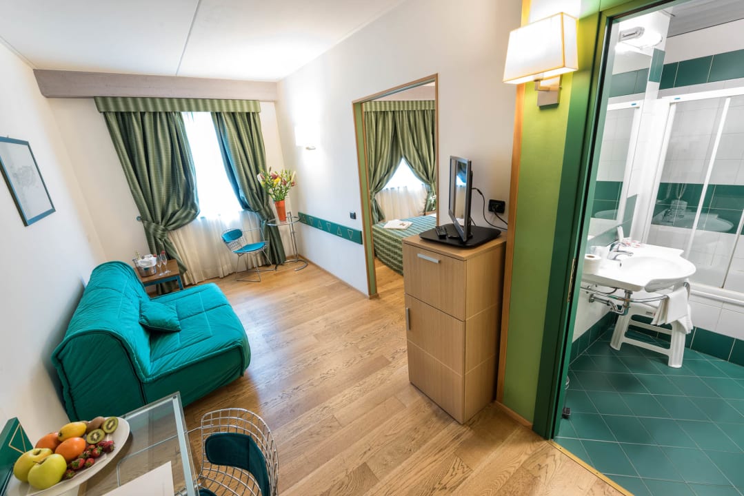 Zimmer West Point Airport Hotel