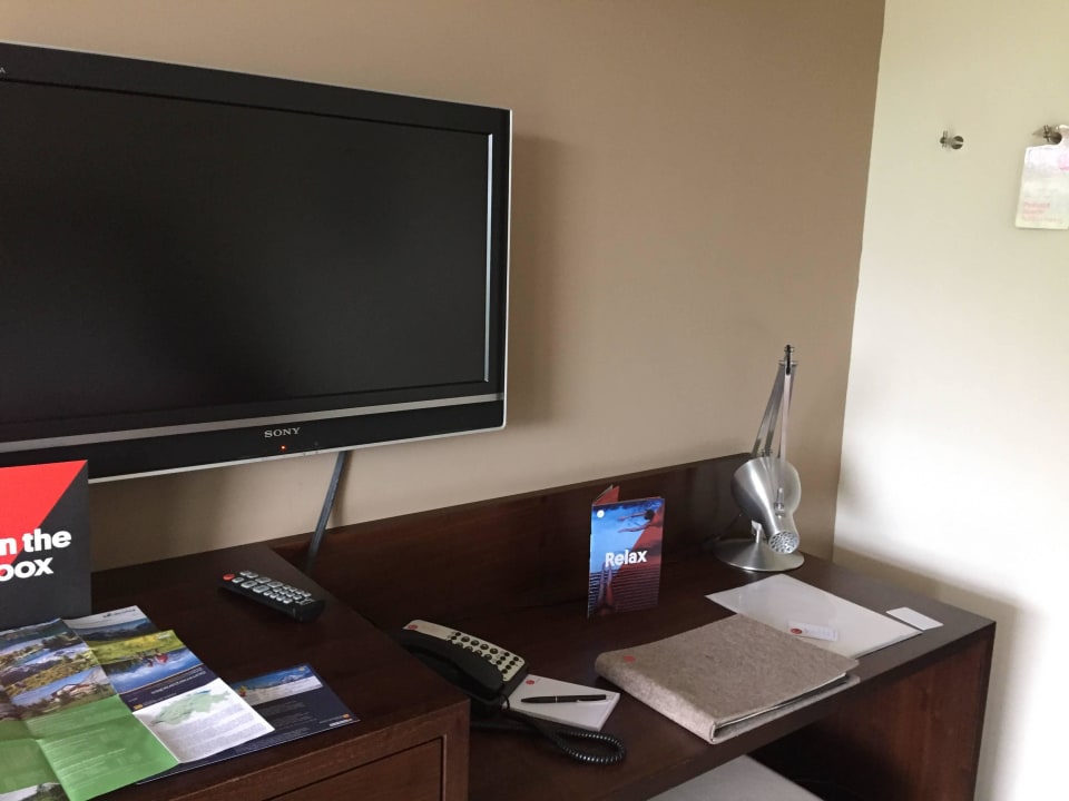 TV, Schreibtisch usw. Hotel The Cambrian