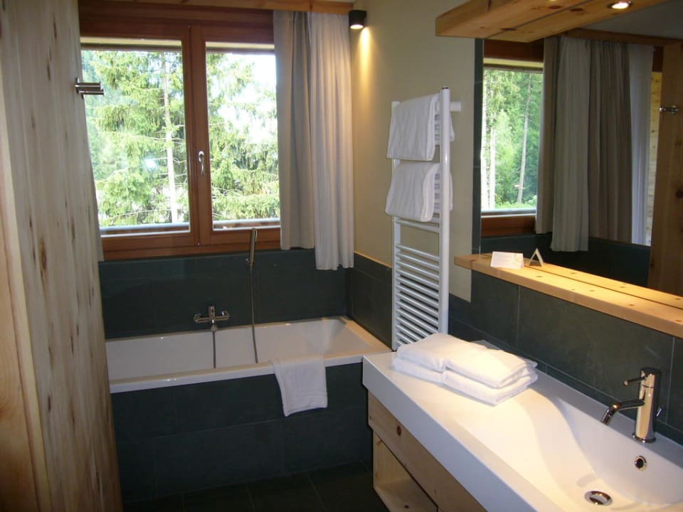 Badezimmer Arosea Life Balance Hotel
