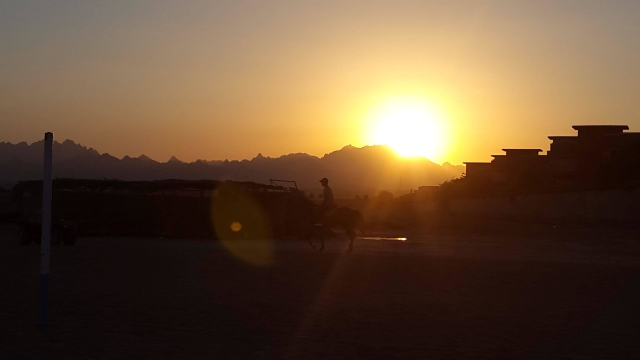 Blick vom Strand in die Wüste Sentido Caribbean World Soma Bay
