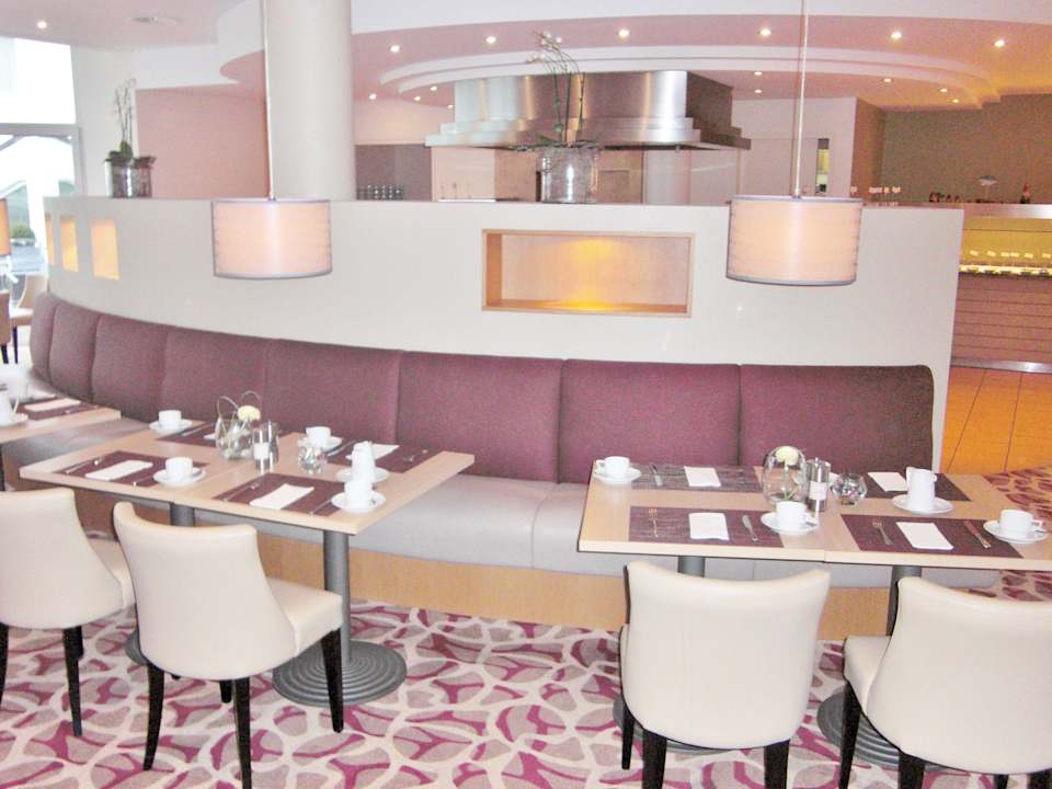 Runde Sitzecke Leonardo Hotel Hamburg Airport