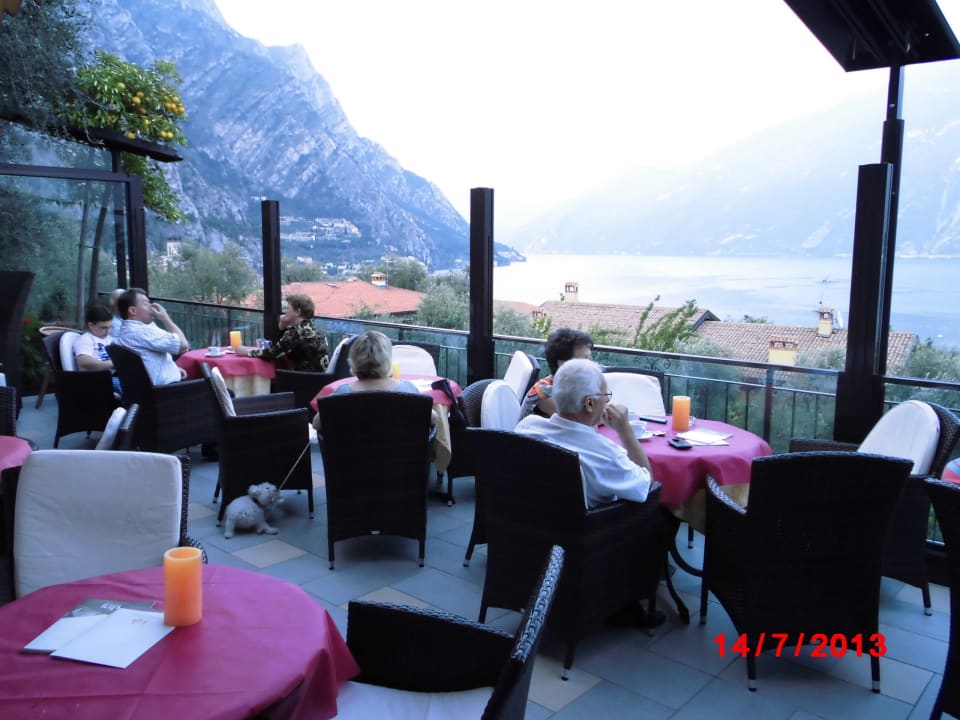 Terrasse an der Bar Hotel Ilma