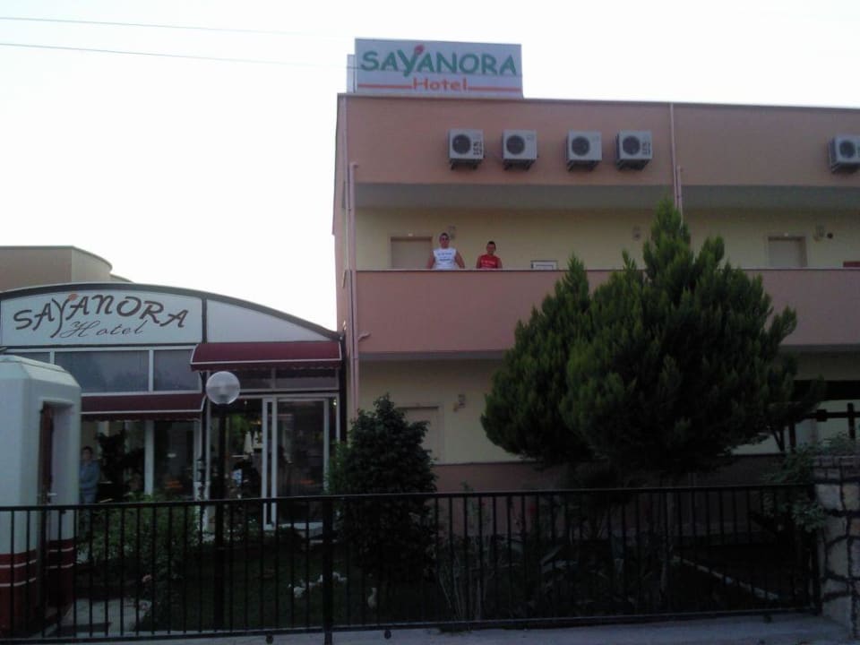 sayanora Sayanora Hotel