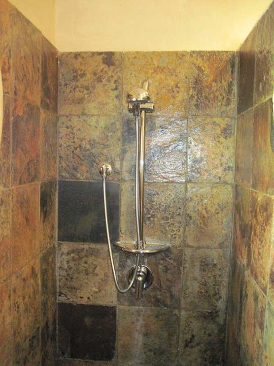 Dusche Le Gouverneur Guesthouse