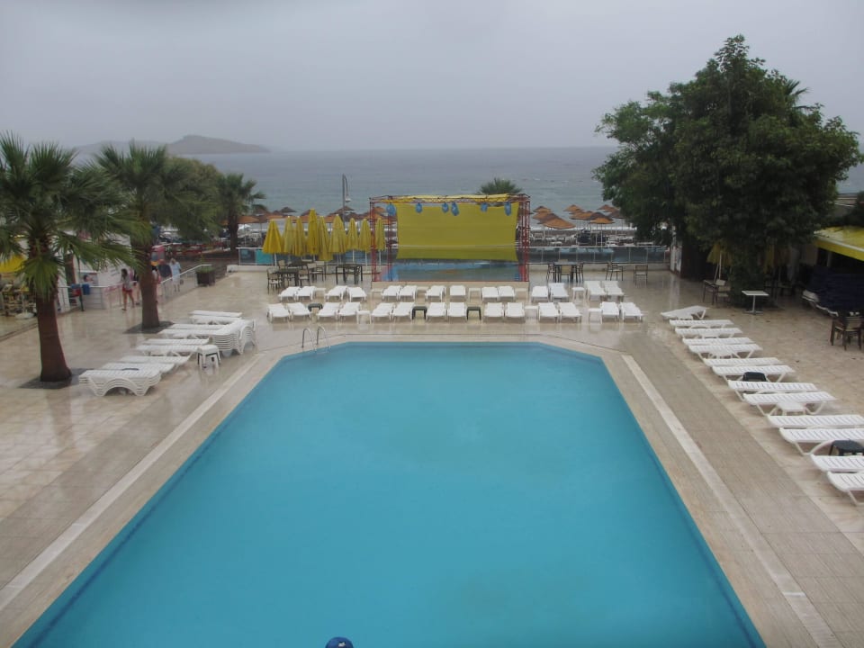 Activitypool Petunya Beach Resort