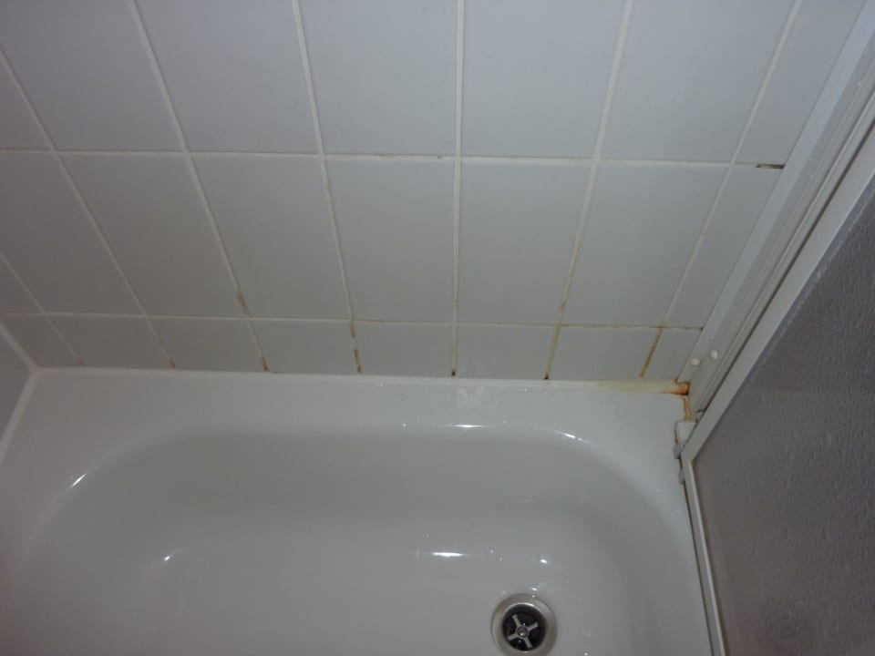 Schimmelflecken in der Dusche Hotel Europahaus Wien