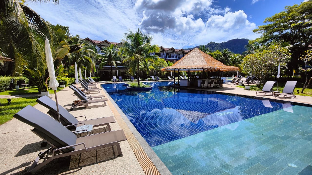 Pool Sunprime Kamala Beach