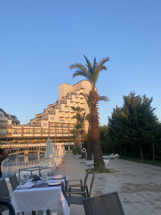 Außenansicht Saturn Palace Resort Hotel