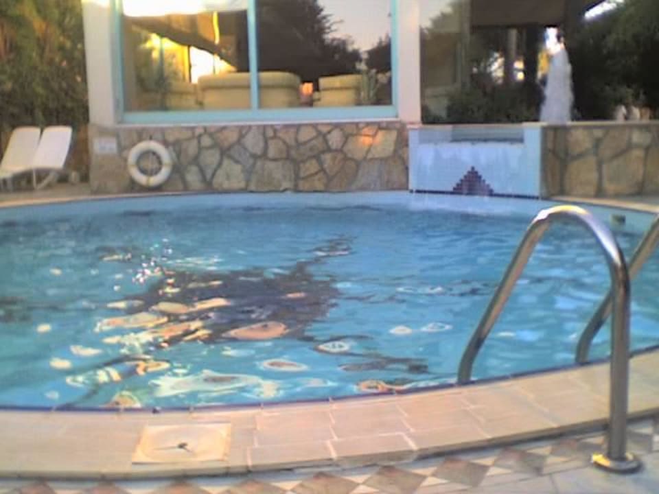 Der Pool Side Bay Hotel