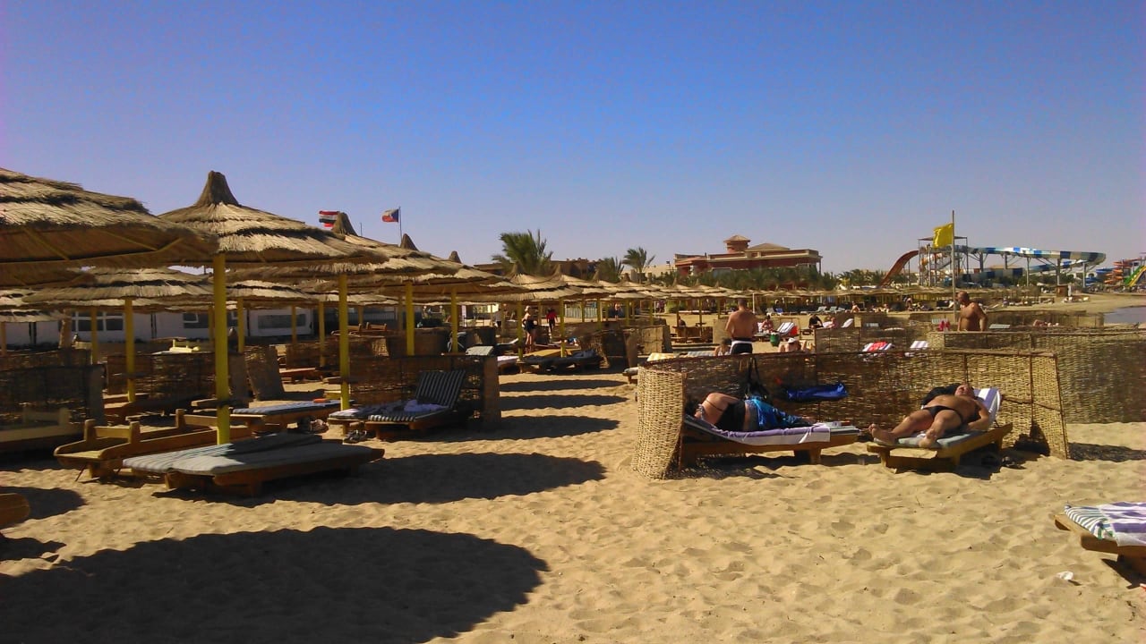 Strand mit Windschutz Hotel Titanic Palace