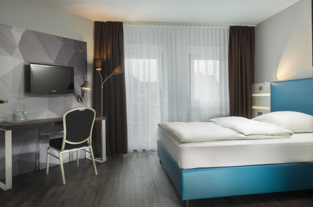 Comfort single room B&B HOTEL Mannheim-City