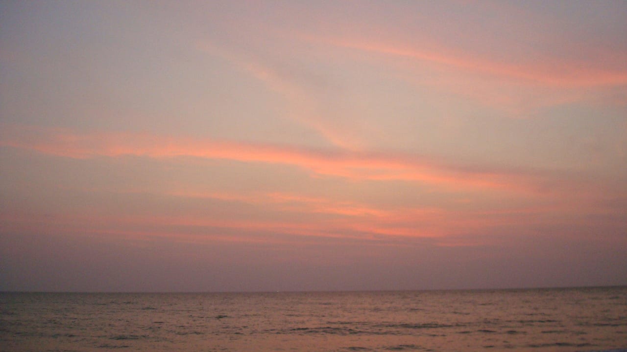 Schöne Aussicht bei der Cocktail Happy Hour La Flora Khao Lak