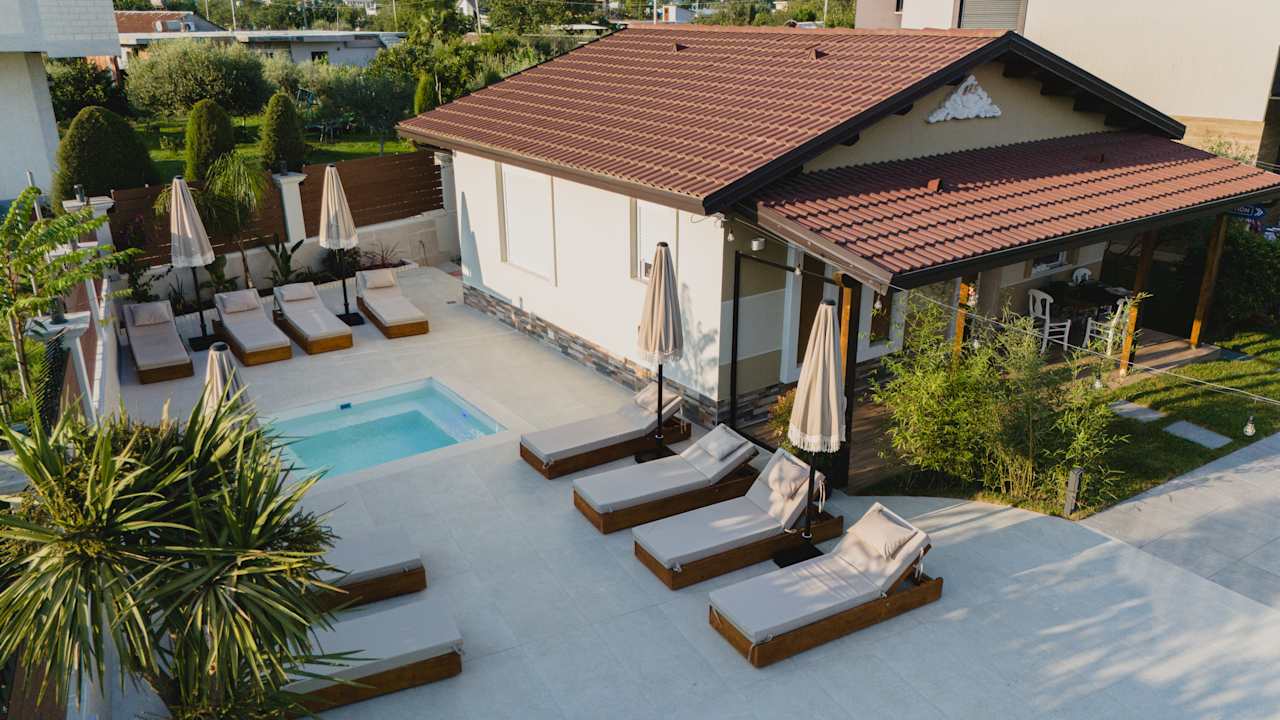 Pool Lej & Laj Residence