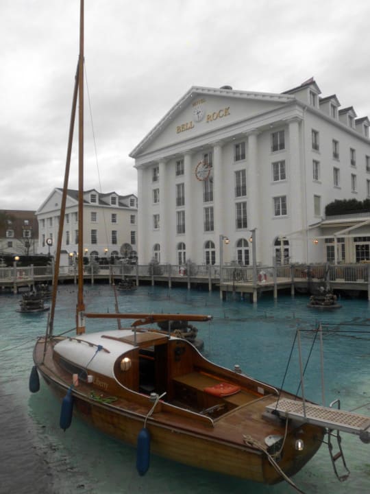 Terrasse vom "Habourside" und "St. Louis" Hotel Bell Rock Europa-Park