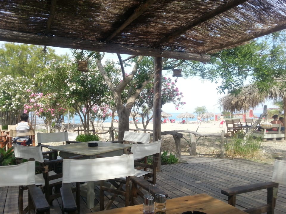 Mylos, ein wunderschöner Beachclub direkt in Lambi Hotel Laura