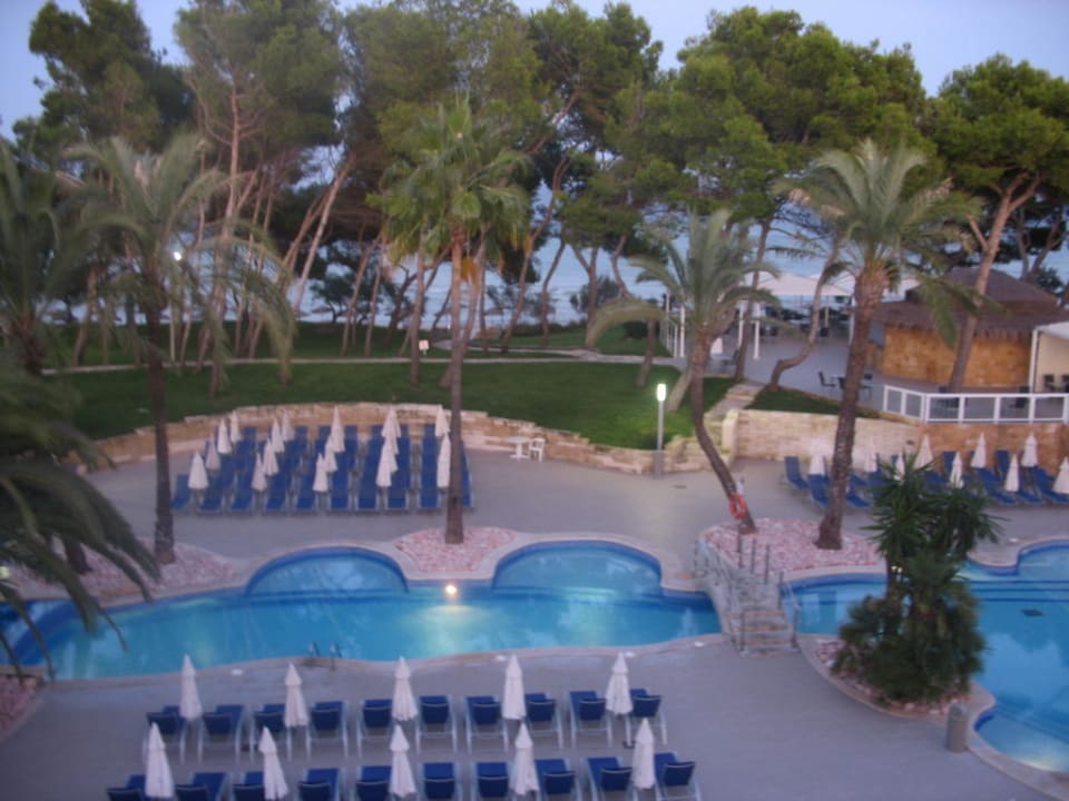 Część widoku na basen Iberostar Waves Playa de Muro