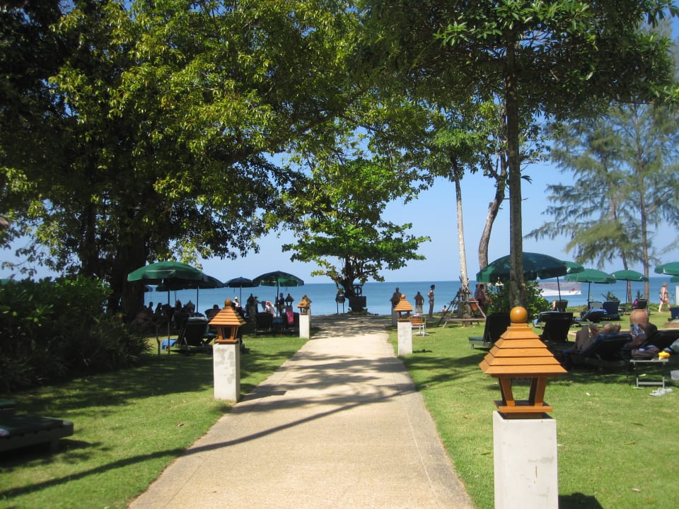 Auf dem Weg zum Strand Khao Lak Merlin Resort