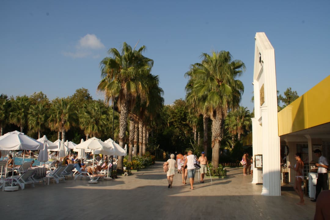 Vom Strand kommend Botanik Hotel & Resort
