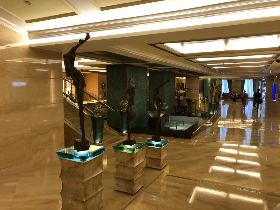 Lobby Radisson Blu Hotel Shanghai New World