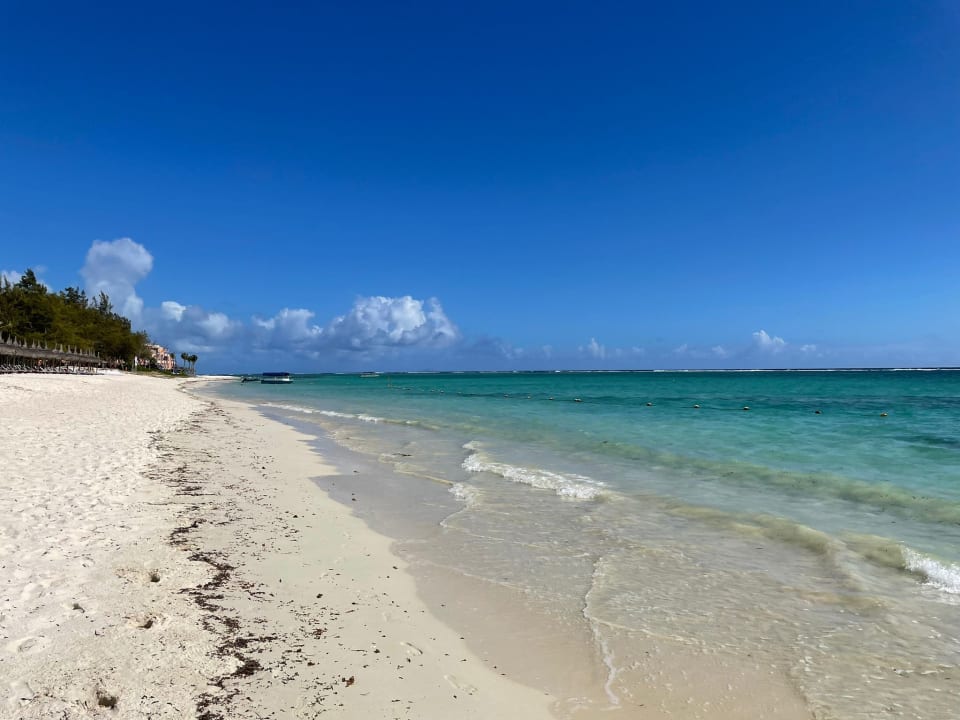 Strand Crystals Beach Resort Belle Mare, a member of Radisson Individuals