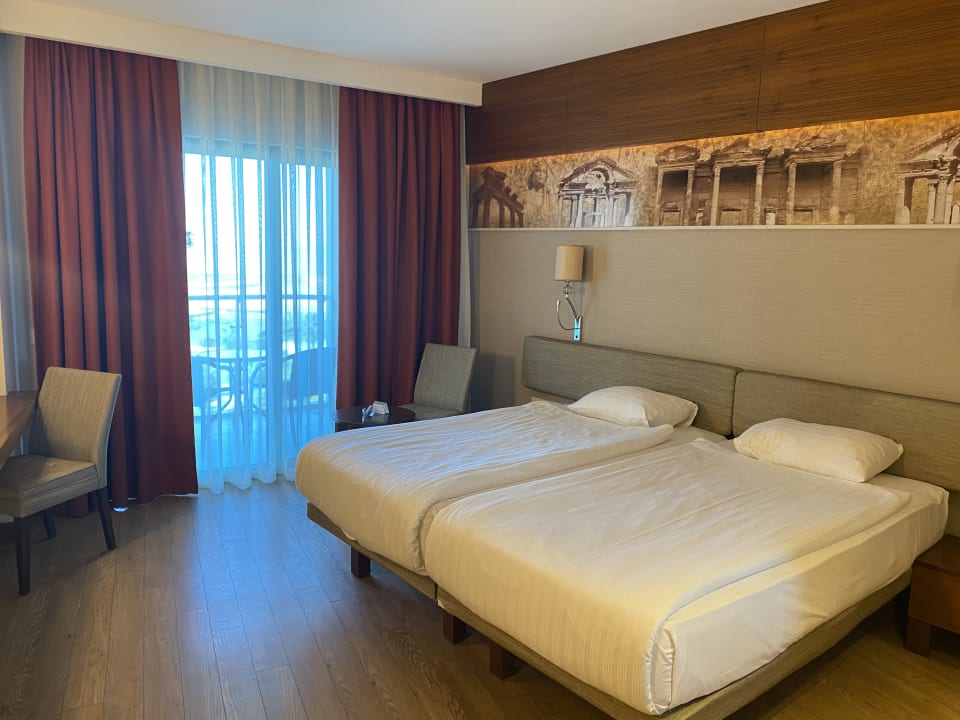 Zimmer Commodore Elite Suites & Spa - Adults only