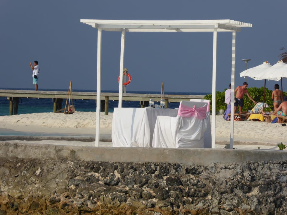 Romantik Dinner Centara Ras Fushi Resort & Spa Maldives