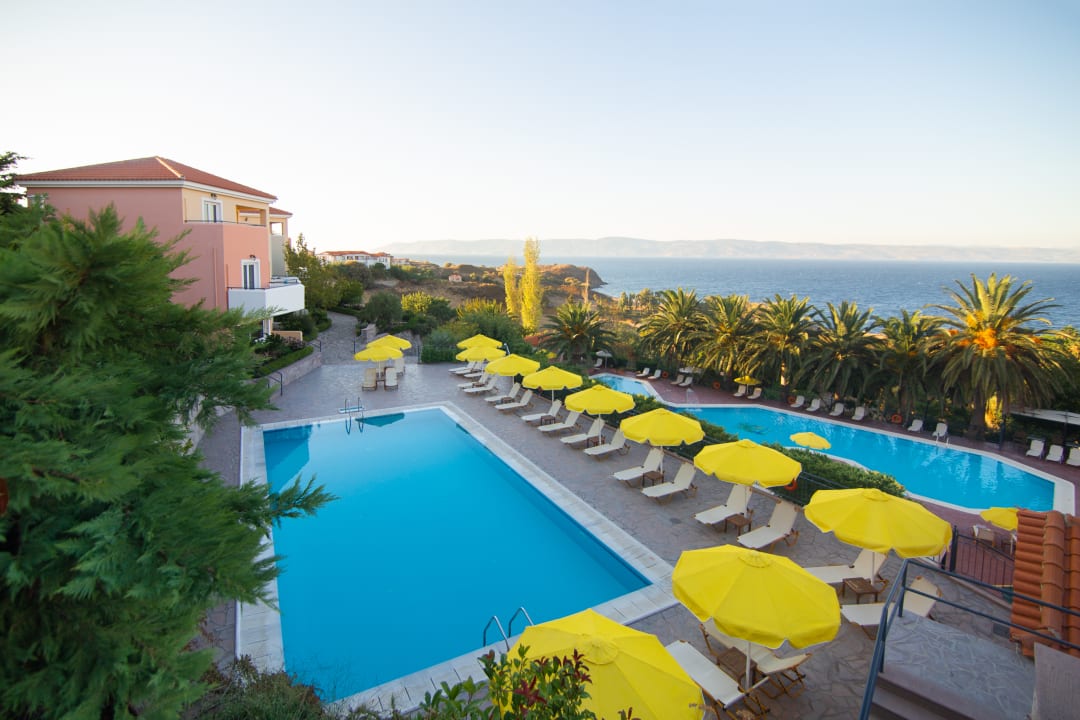 Pool Hotel Sunrise Resort