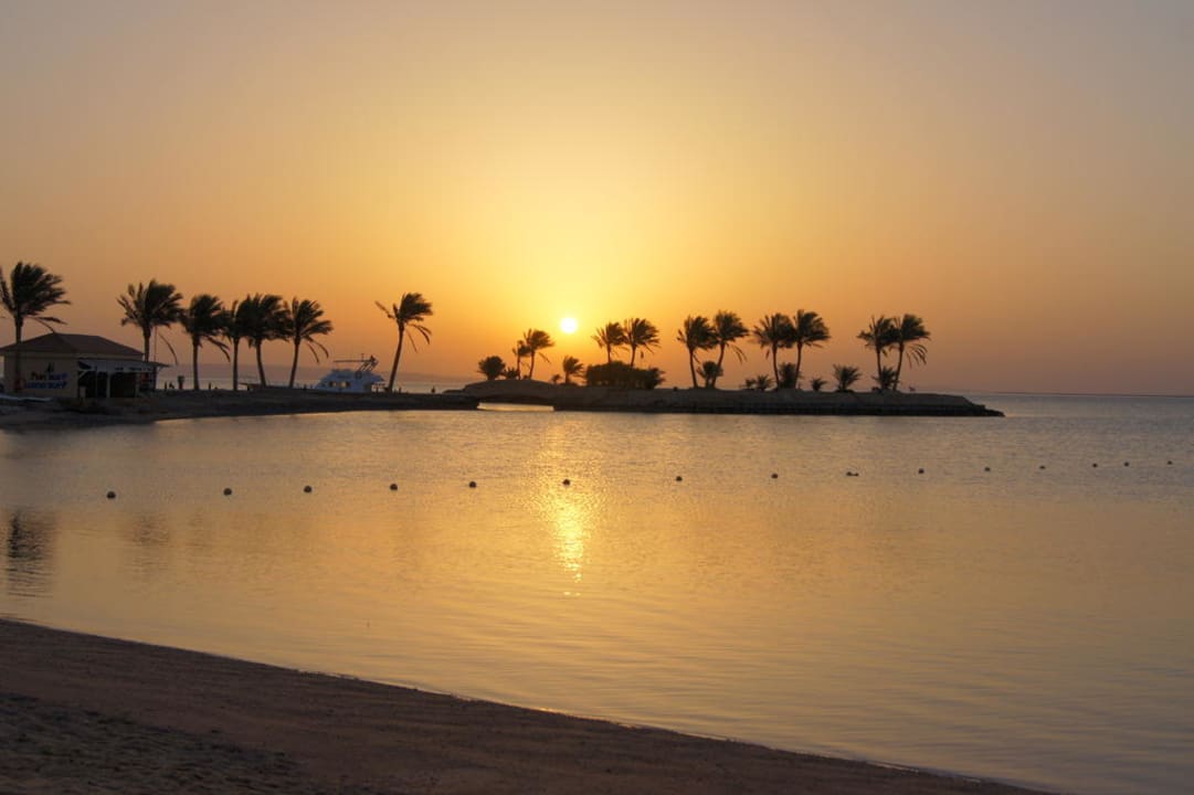 Пляж отеля Continental Hotel Hurghada