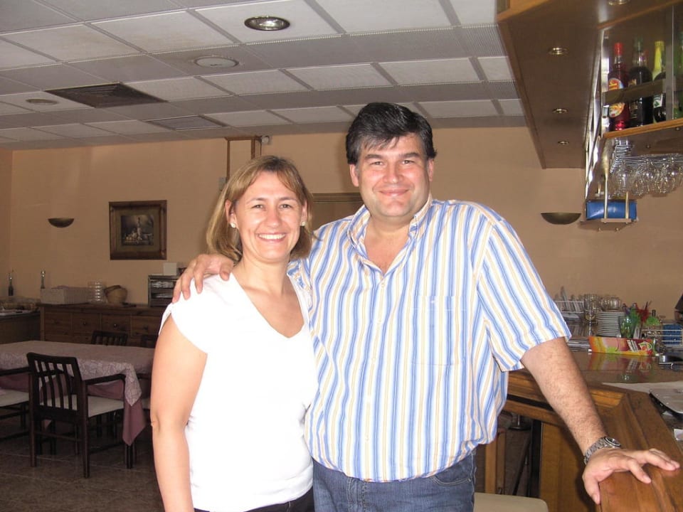 Wirtsehepaar (Chefin und Chef) Hostel Neptuno