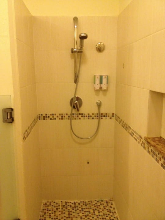 Dusche Baobab Holiday Resort